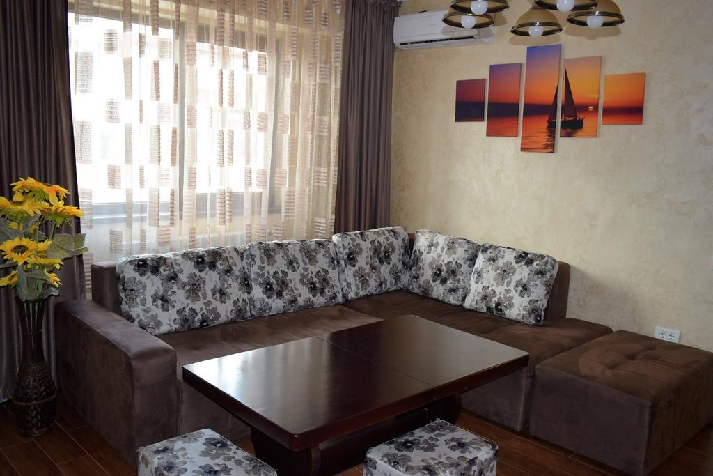 Apartment Ovidius - By The *
